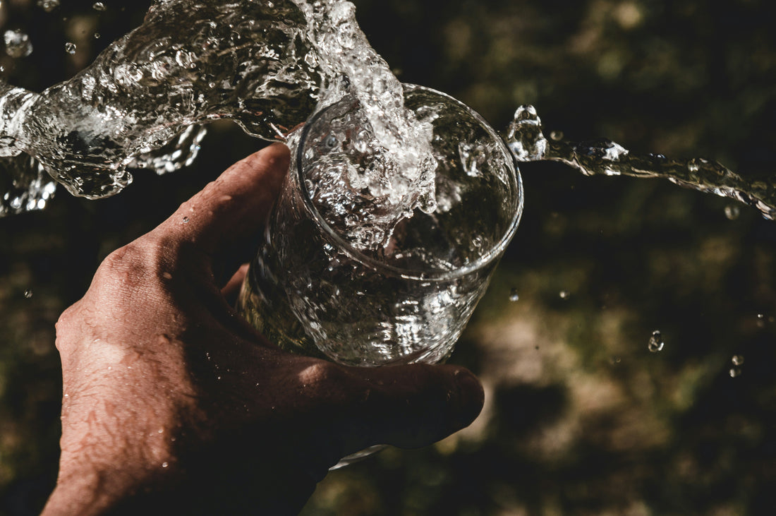 Kontaktzeit vs. Mikronangabe: Das meistmissverstandene Prinzip der Wasserfiltration