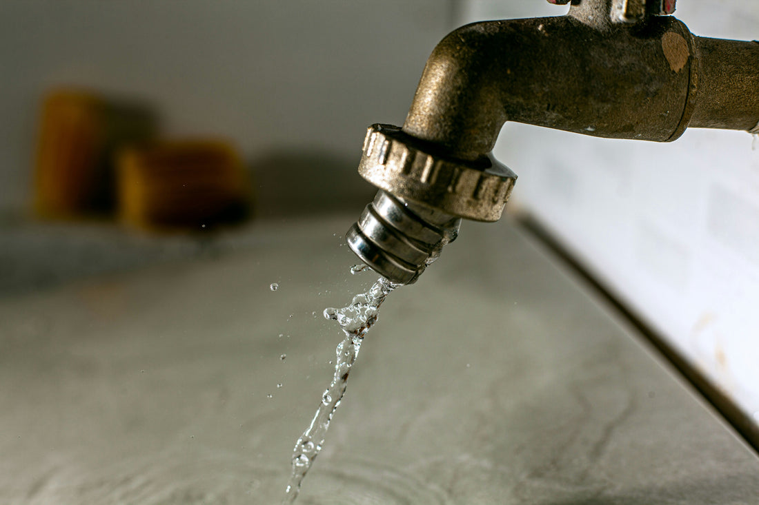 Was passiert, wenn Trinkwasser lange unter Druck steht – physikalische Effekte im Hausnetz