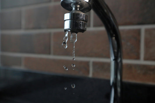 Ausziehbare Küchenarmaturen: Die unterschätzte Kontaktstelle der Trinkwasserhygiene