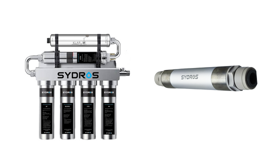 SYDROS Umkehrosmose-Wasserfiltersystem mit mehreren Edelstahl-Filterstufen und integriertem Klar2O-Modul, freigestellt auf weißem Hintergrund